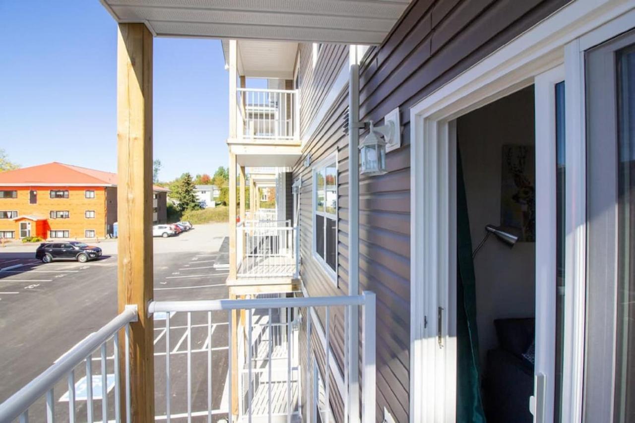 Newly Renovated Modern Condo Near Hospital, Unb Patio & Parking Coffee Saint John Exteriér fotografie