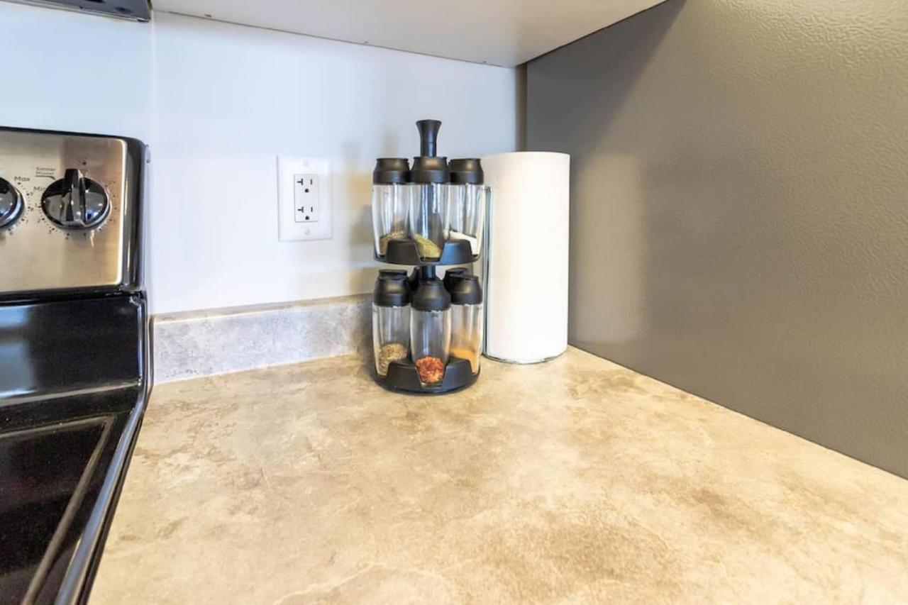 Newly Renovated Modern Condo Near Hospital, Unb Patio & Parking Coffee Saint John Exteriér fotografie