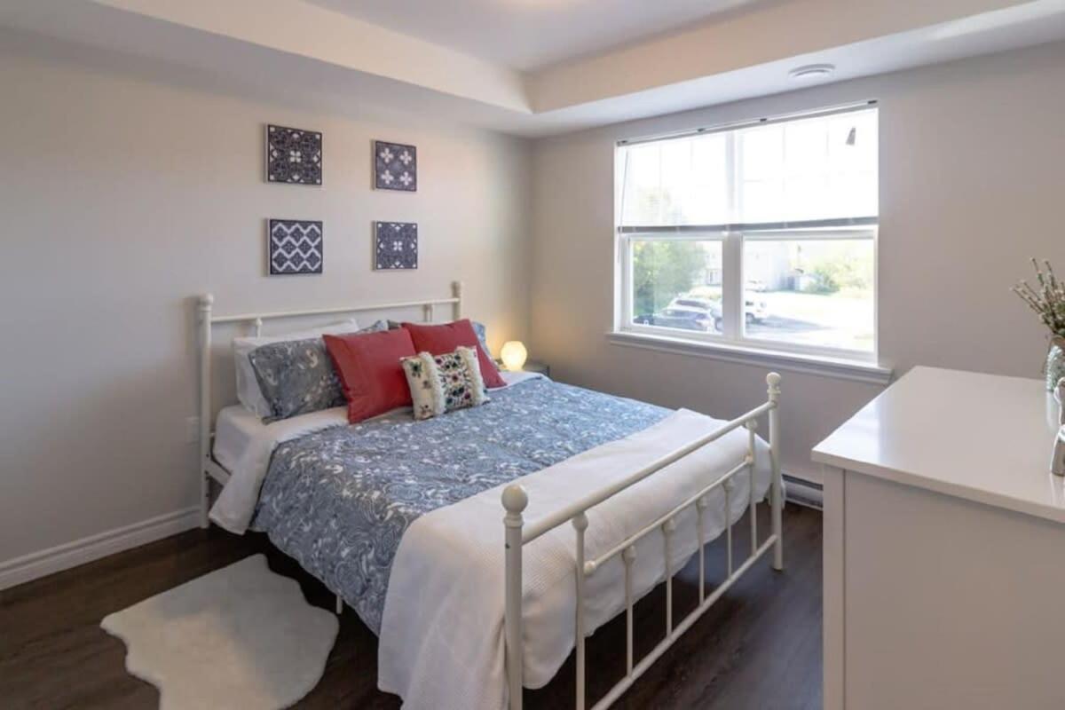 Newly Renovated Modern Condo Near Hospital, Unb Patio & Parking Coffee Saint John Exteriér fotografie