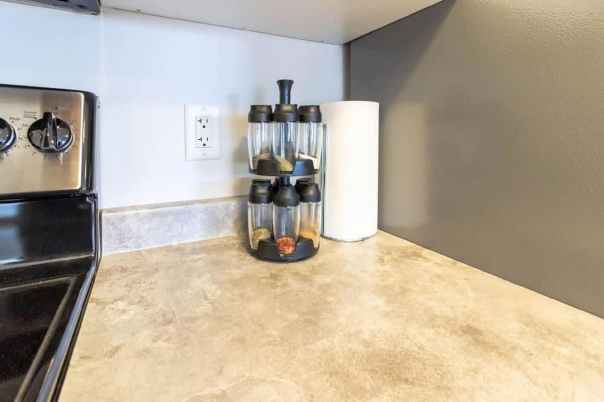 Newly Renovated Modern Condo Near Hospital, Unb Patio & Parking Coffee Saint John Exteriér fotografie